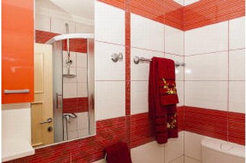 Montenegro Privát Bar, Esterno